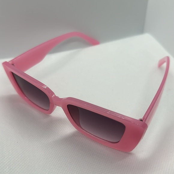 Pink Cat Eye Sunglasses - Retro 400 UV Protection - Trendy Fashion Shades - Picture 4 of 9
